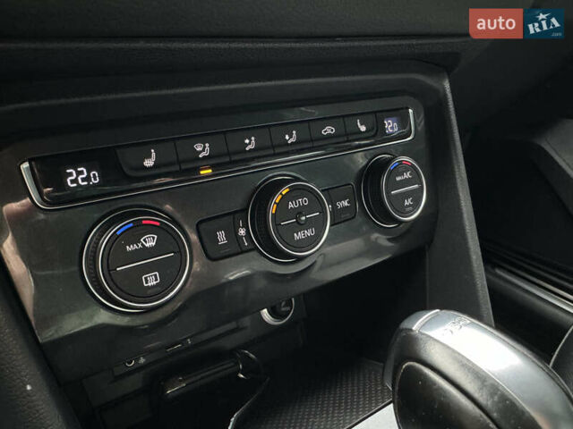 Сірий Фольксваген Тігуан, об'ємом двигуна 1.98 л та пробігом 163 тис. км за 28600 $, фото 33 на Automoto.ua