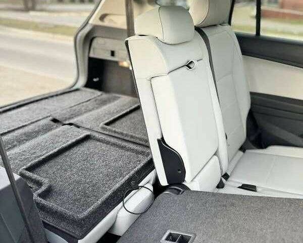 Серый Фольксваген Тигуан, объемом двигателя 2 л и пробегом 107 тыс. км за 16000 $, фото 7 на Automoto.ua