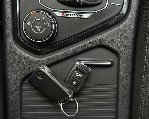 Сірий Фольксваген Тігуан, об'ємом двигуна 1.98 л та пробігом 163 тис. км за 28600 $, фото 32 на Automoto.ua