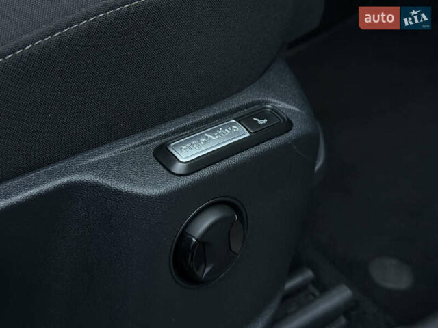 Серый Фольксваген Тигуан, объемом двигателя 2 л и пробегом 263 тыс. км за 18700 $, фото 42 на Automoto.ua
