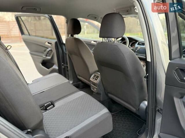 Сірий Фольксваген Тігуан, об'ємом двигуна 0 л та пробігом 146 тис. км за 16300 $, фото 24 на Automoto.ua