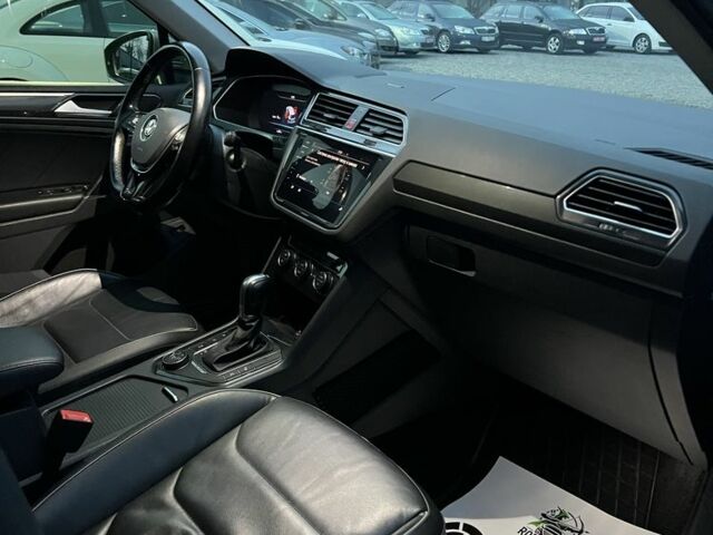 Серый Фольксваген Тигуан, объемом двигателя 2 л и пробегом 116 тыс. км за 28000 $, фото 15 на Automoto.ua