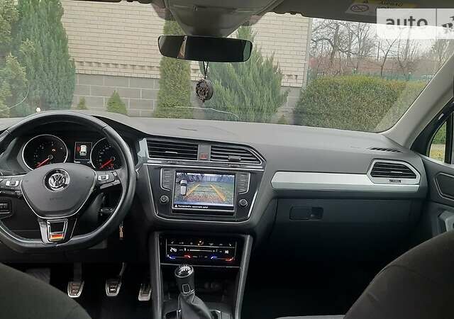 Серый Фольксваген Тигуан, объемом двигателя 2 л и пробегом 194 тыс. км за 25000 $, фото 11 на Automoto.ua