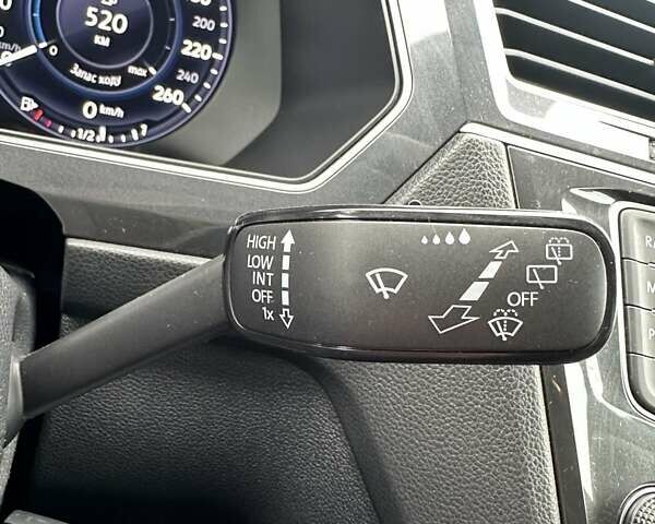 Сірий Фольксваген Тігуан, об'ємом двигуна 1.97 л та пробігом 165 тис. км за 23999 $, фото 40 на Automoto.ua