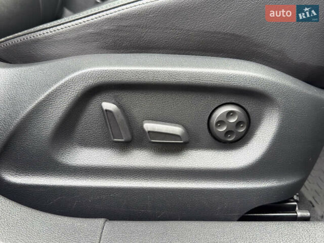 Серый Фольксваген Тигуан, объемом двигателя 2 л и пробегом 181 тыс. км за 15000 $, фото 41 на Automoto.ua