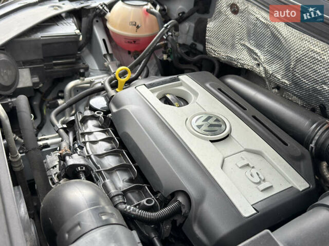 Серый Фольксваген Тигуан, объемом двигателя 2 л и пробегом 181 тыс. км за 15000 $, фото 54 на Automoto.ua