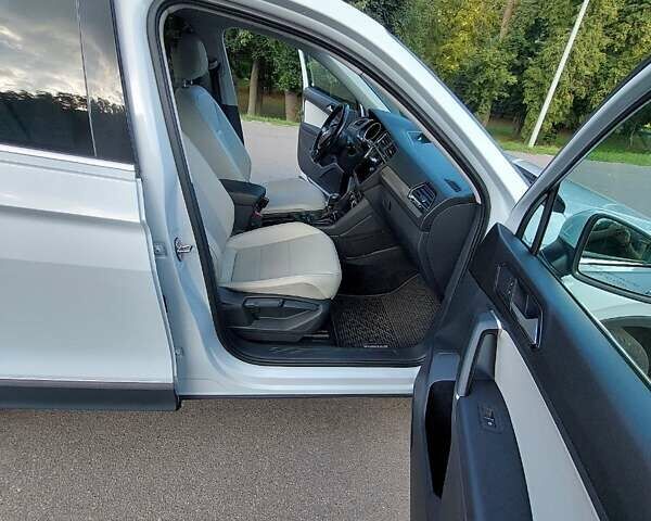 Сірий Фольксваген Тігуан, об'ємом двигуна 1.98 л та пробігом 163 тис. км за 24000 $, фото 20 на Automoto.ua