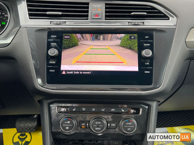 Сірий Фольксваген Тігуан, об'ємом двигуна 2 л та пробігом 60 тис. км за 24699 $, фото 23 на Automoto.ua