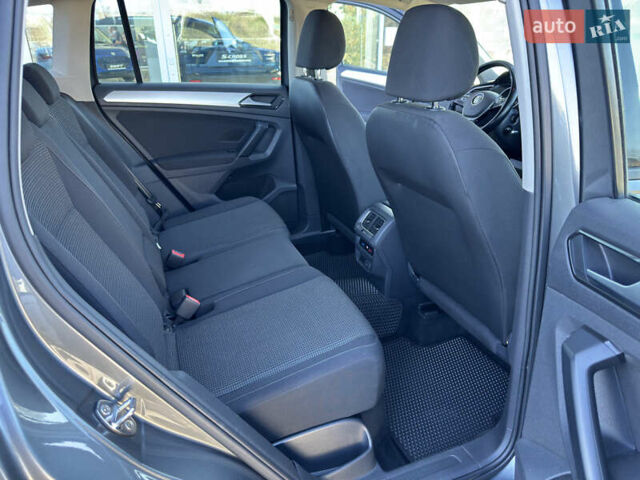 Сірий Фольксваген Тігуан, об'ємом двигуна 1.98 л та пробігом 84 тис. км за 23750 $, фото 56 на Automoto.ua