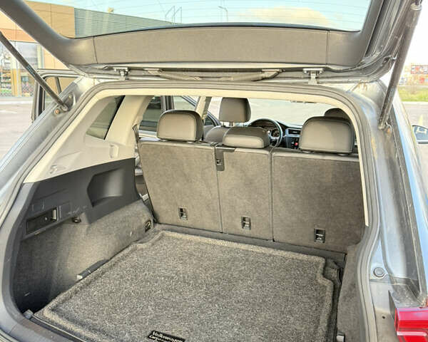 Серый Фольксваген Тигуан, объемом двигателя 2 л и пробегом 240 тыс. км за 14999 $, фото 18 на Automoto.ua