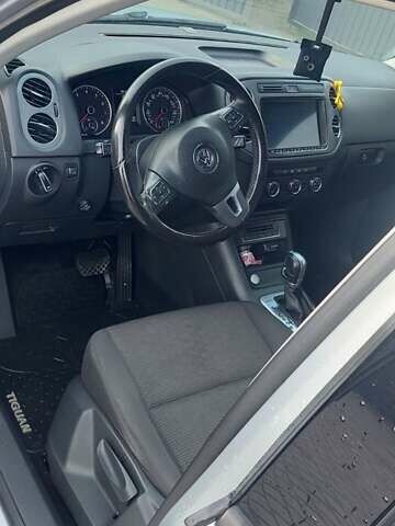 Серый Фольксваген Тигуан, объемом двигателя 1.98 л и пробегом 145 тыс. км за 12850 $, фото 10 на Automoto.ua