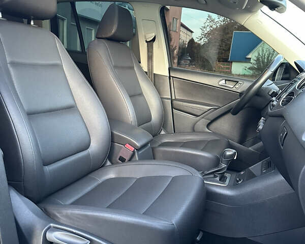 Сірий Фольксваген Тігуан, об'ємом двигуна 1.98 л та пробігом 158 тис. км за 13999 $, фото 20 на Automoto.ua