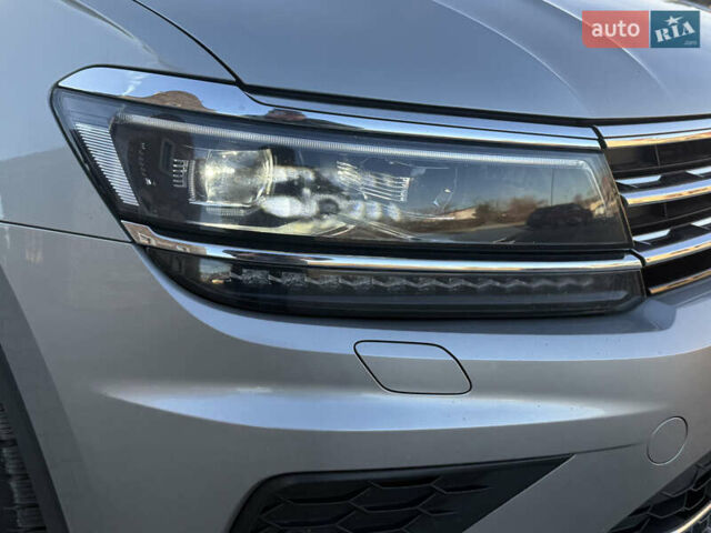 Серый Фольксваген Тигуан, объемом двигателя 2 л и пробегом 224 тыс. км за 25700 $, фото 48 на Automoto.ua