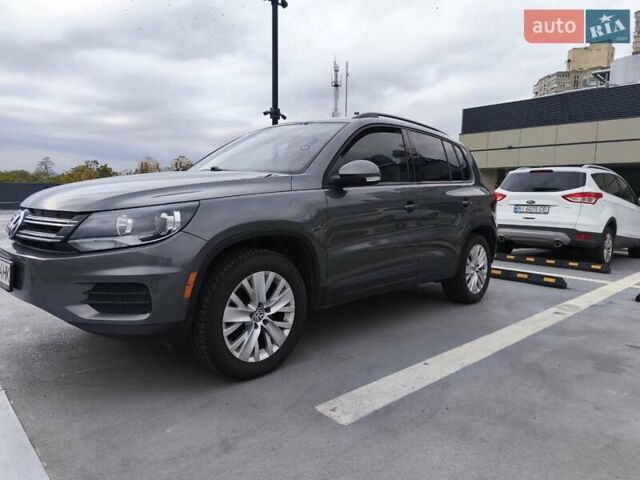 Сірий Фольксваген Тігуан, об'ємом двигуна 1.98 л та пробігом 206 тис. км за 13500 $, фото 1 на Automoto.ua