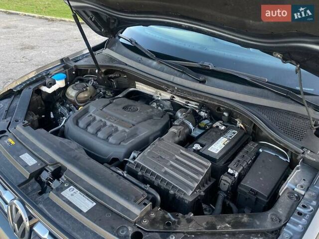 Серый Фольксваген Тигуан, объемом двигателя 2 л и пробегом 264 тыс. км за 15500 $, фото 22 на Automoto.ua