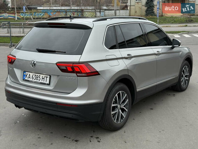 Серый Фольксваген Тигуан, объемом двигателя 2 л и пробегом 263 тыс. км за 18700 $, фото 9 на Automoto.ua