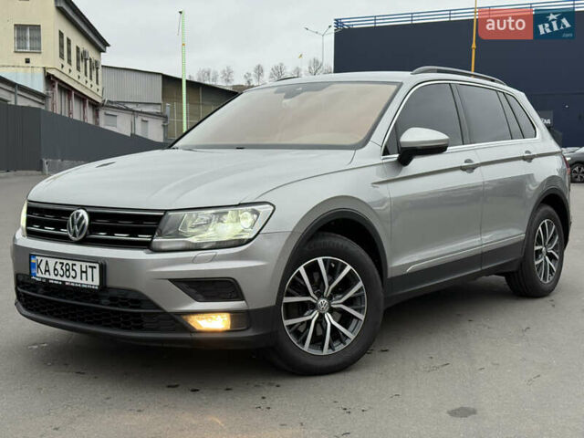 Серый Фольксваген Тигуан, объемом двигателя 2 л и пробегом 263 тыс. км за 18700 $, фото 1 на Automoto.ua