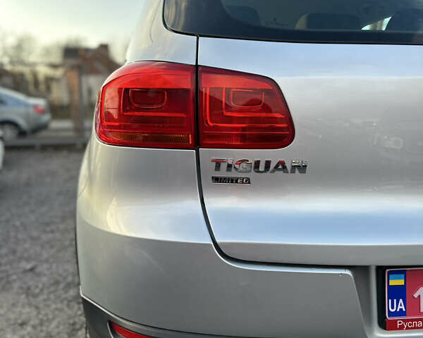 Серый Фольксваген Тигуан, объемом двигателя 2 л и пробегом 104 тыс. км за 13200 $, фото 5 на Automoto.ua