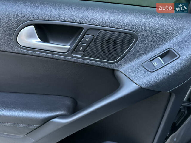 Сірий Фольксваген Тігуан, об'ємом двигуна 1.98 л та пробігом 158 тис. км за 13999 $, фото 37 на Automoto.ua