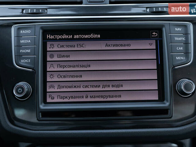 Сірий Фольксваген Тігуан, об'ємом двигуна 2 л та пробігом 227 тис. км за 26300 $, фото 54 на Automoto.ua