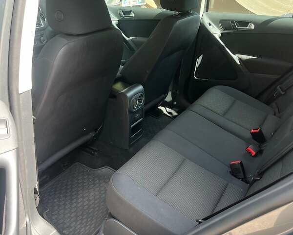 Серый Фольксваген Тигуан, объемом двигателя 1.98 л и пробегом 120 тыс. км за 15700 $, фото 11 на Automoto.ua