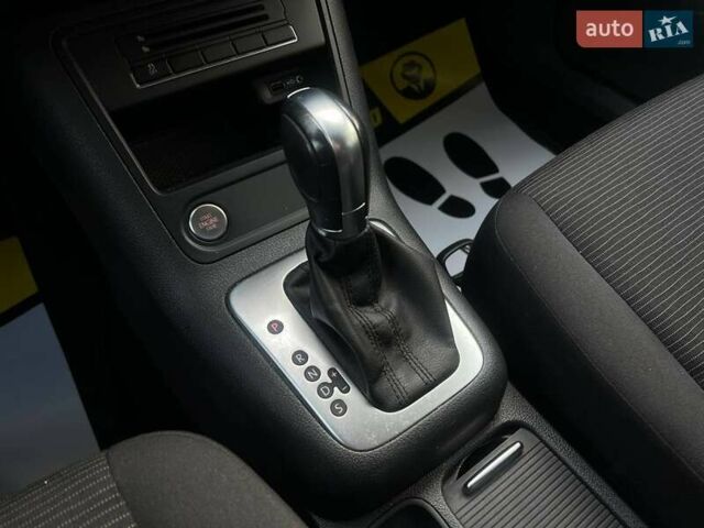 Сірий Фольксваген Тігуан, об'ємом двигуна 2 л та пробігом 196 тис. км за 13300 $, фото 19 на Automoto.ua