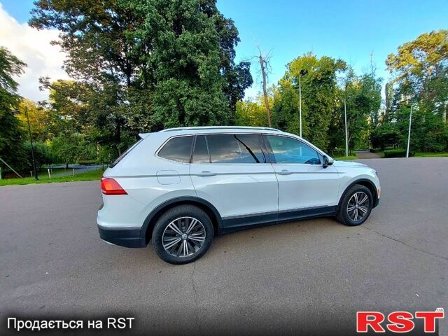 Серый Фольксваген Тигуан, объемом двигателя 2 л и пробегом 160 тыс. км за 24000 $, фото 8 на Automoto.ua