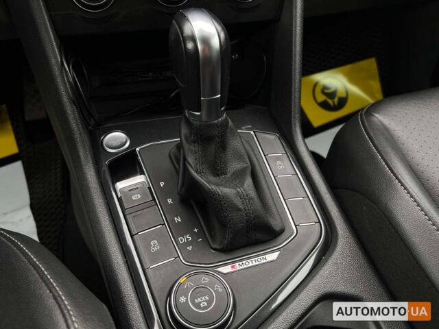 Сірий Фольксваген Тігуан, об'ємом двигуна 2 л та пробігом 60 тис. км за 24699 $, фото 13 на Automoto.ua