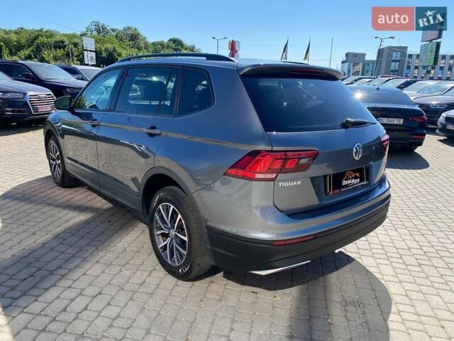 Серый Фольксваген Тигуан, объемом двигателя 2 л и пробегом 172 тыс. км за 14300 $, фото 4 на Automoto.ua