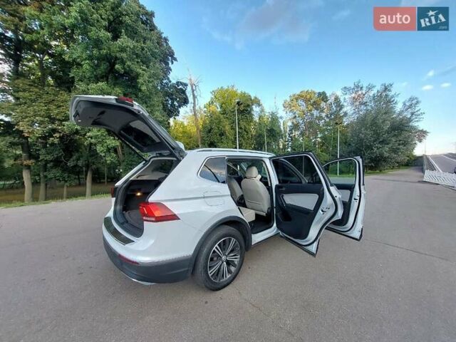 Сірий Фольксваген Тігуан, об'ємом двигуна 1.98 л та пробігом 163 тис. км за 24000 $, фото 30 на Automoto.ua