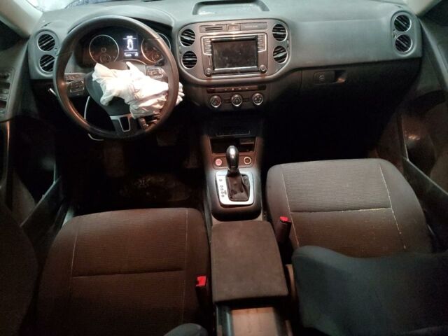 Сірий Фольксваген Тігуан, об'ємом двигуна 2 л та пробігом 187 тис. км за 6900 $, фото 7 на Automoto.ua