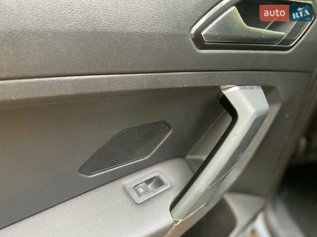 Серый Фольксваген Тигуан, объемом двигателя 2 л и пробегом 205 тыс. км за 16940 $, фото 21 на Automoto.ua