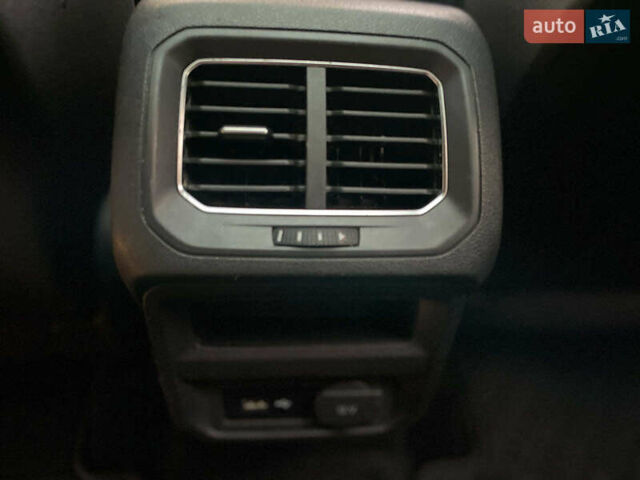 Серый Фольксваген Тигуан, объемом двигателя 2 л и пробегом 205 тыс. км за 16940 $, фото 24 на Automoto.ua