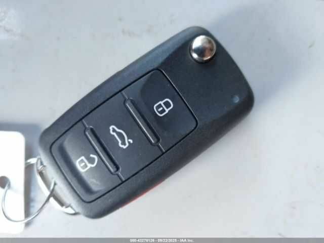 Серый Фольксваген Тигуан, объемом двигателя 2 л и пробегом 55 тыс. км за 8000 $, фото 10 на Automoto.ua