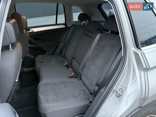 Серый Фольксваген Тигуан, объемом двигателя 2 л и пробегом 263 тыс. км за 18700 $, фото 37 на Automoto.ua