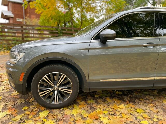 Серый Фольксваген Тигуан, объемом двигателя 2 л и пробегом 205 тыс. км за 16940 $, фото 18 на Automoto.ua
