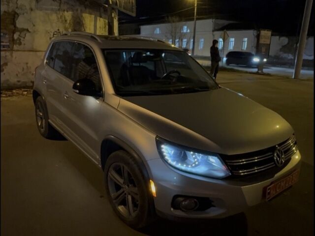 Серый Фольксваген Тигуан, объемом двигателя 2 л и пробегом 188 тыс. км за 336 $, фото 3 на Automoto.ua