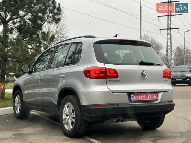 Серый Фольксваген Тигуан, объемом двигателя 2 л и пробегом 172 тыс. км за 10990 $, фото 4 на Automoto.ua