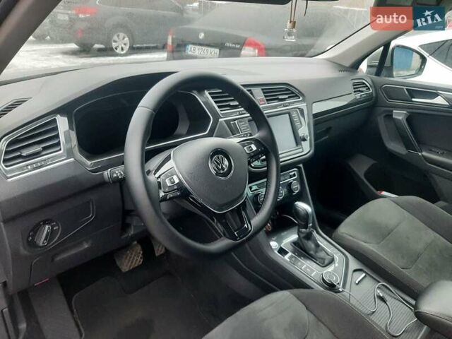 Серый Фольксваген Тигуан, объемом двигателя 1.98 л и пробегом 241 тыс. км за 24000 $, фото 1 на Automoto.ua