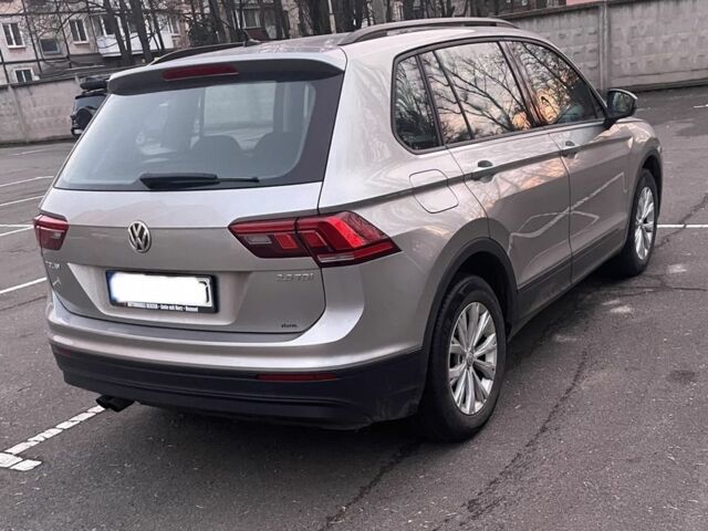 Сірий Фольксваген Тігуан, об'ємом двигуна 2 л та пробігом 250 тис. км за 15900 $, фото 9 на Automoto.ua