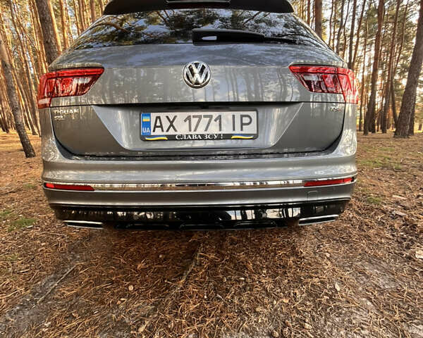 Сірий Фольксваген Тігуан, об'ємом двигуна 1.98 л та пробігом 81 тис. км за 23000 $, фото 5 на Automoto.ua