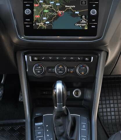 Сірий Фольксваген Тігуан, об'ємом двигуна 1.98 л та пробігом 119 тис. км за 22900 $, фото 33 на Automoto.ua