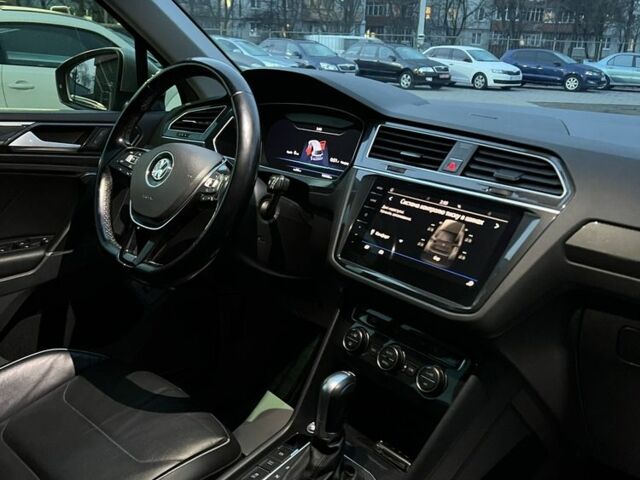 Серый Фольксваген Тигуан, объемом двигателя 2 л и пробегом 116 тыс. км за 28000 $, фото 14 на Automoto.ua