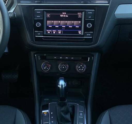 Серый Фольксваген Тигуан, объемом двигателя 2 л и пробегом 264 тыс. км за 15500 $, фото 10 на Automoto.ua