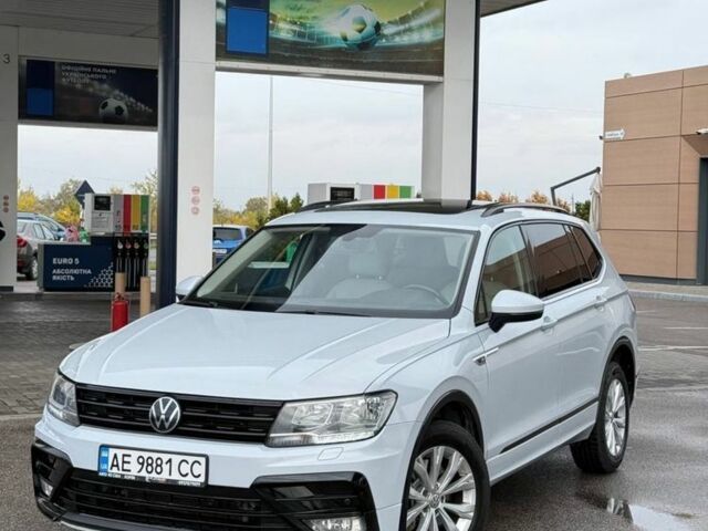 Серый Фольксваген Тигуан, объемом двигателя 2 л и пробегом 167 тыс. км за 15999 $, фото 5 на Automoto.ua