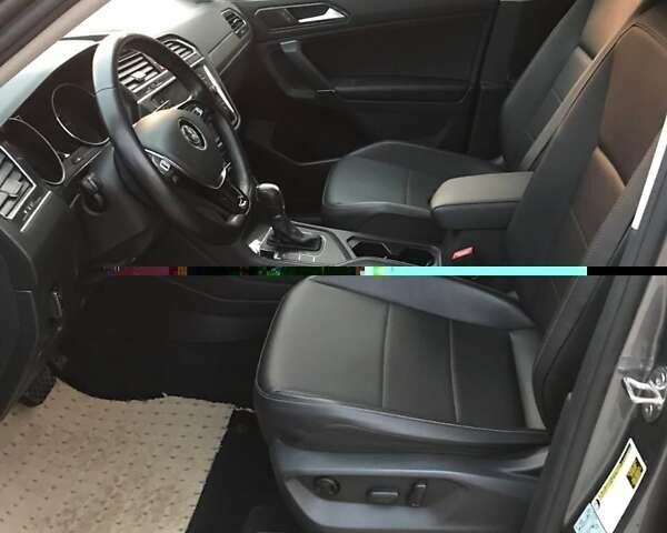 Серый Фольксваген Тигуан, объемом двигателя 2 л и пробегом 75 тыс. км за 20000 $, фото 5 на Automoto.ua