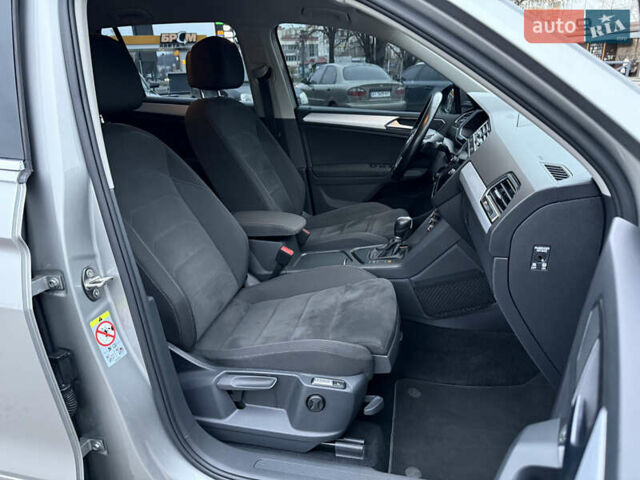 Серый Фольксваген Тигуан, объемом двигателя 2 л и пробегом 263 тыс. км за 18700 $, фото 40 на Automoto.ua