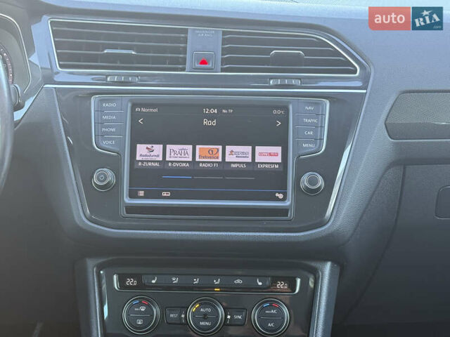 Серый Фольксваген Тигуан, объемом двигателя 2 л и пробегом 224 тыс. км за 25700 $, фото 56 на Automoto.ua