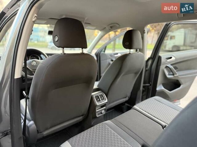 Сірий Фольксваген Тігуан, об'ємом двигуна 0 л та пробігом 146 тис. км за 16300 $, фото 20 на Automoto.ua