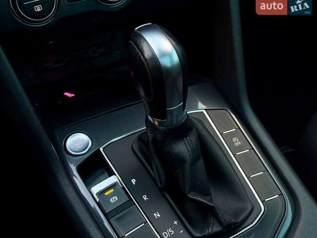 Серый Фольксваген Тигуан, объемом двигателя 2 л и пробегом 155 тыс. км за 18500 $, фото 37 на Automoto.ua